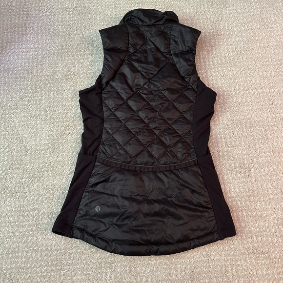 Lululemon Goose Down Vest Size 4 - Picture 2 of 3